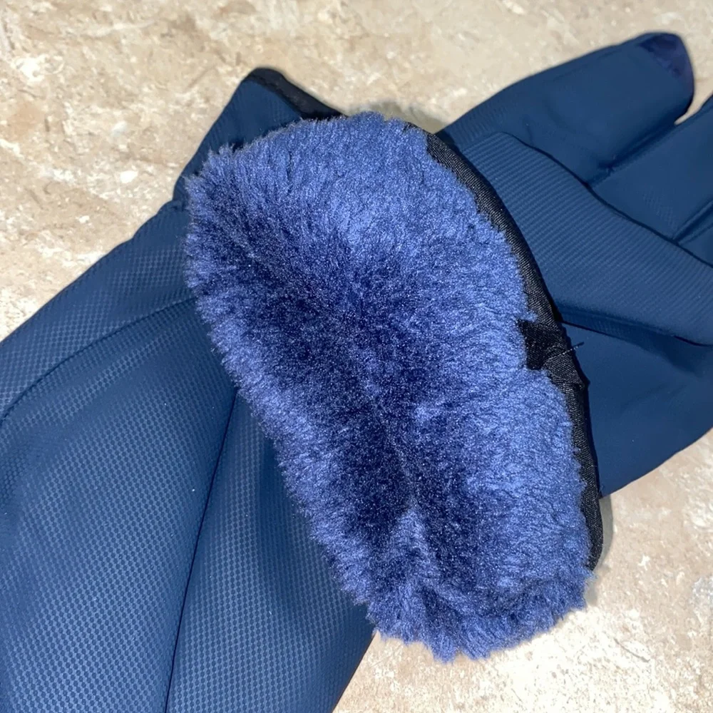 Waterproof plush lined gloves